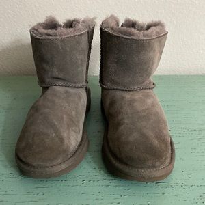 Gray Ugg Boots Little Girls Size (3)